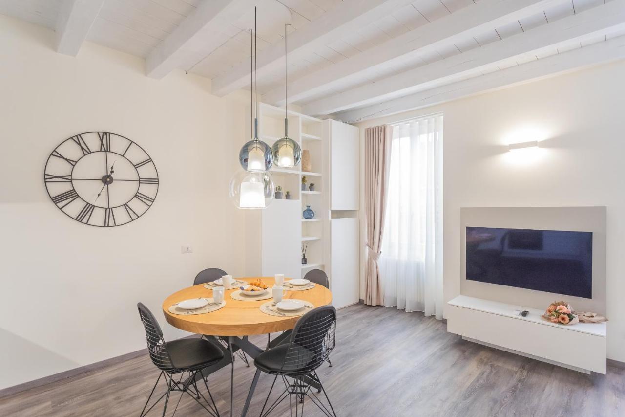 Modern & Stylish Apartment In Como City By Rent All Como Exterior photo