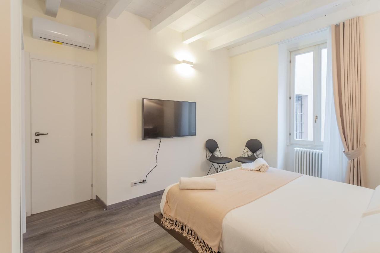 Modern & Stylish Apartment In Como City By Rent All Como Exterior photo