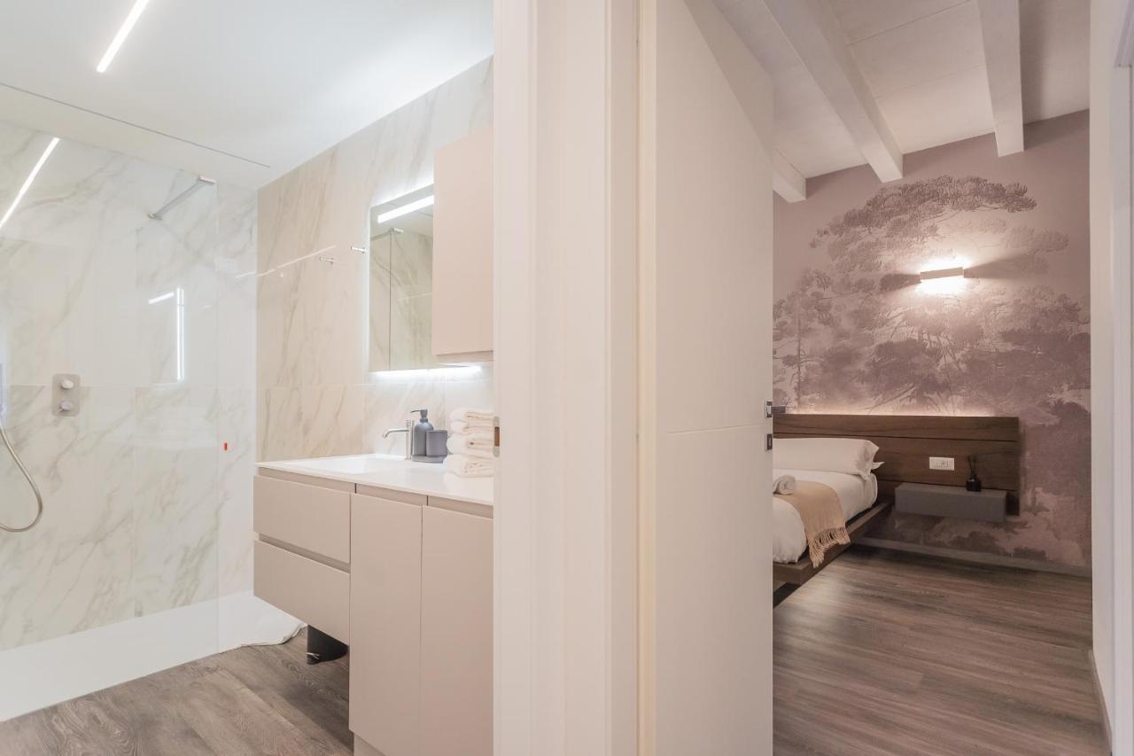 Modern & Stylish Apartment In Como City By Rent All Como Exterior photo